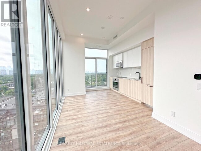 Photo du bâtiment - 500 Dupont St