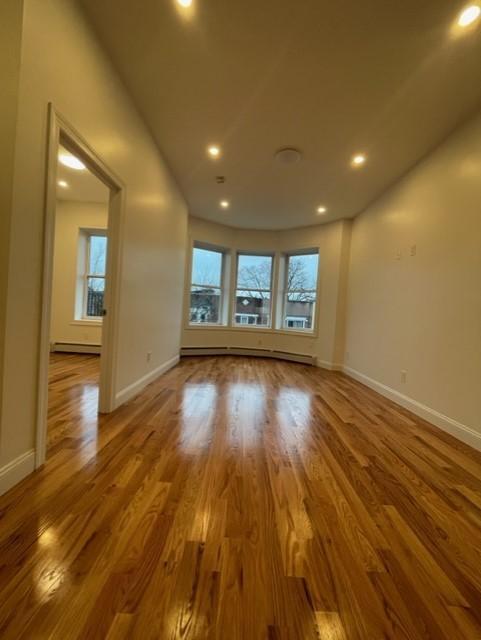 Foto del edificio - 3 bedroom in Brooklyn NY 11226