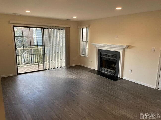 Building Photo - 297 Cozzens Ct