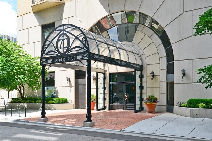 Foto principal - 70 W Huron St