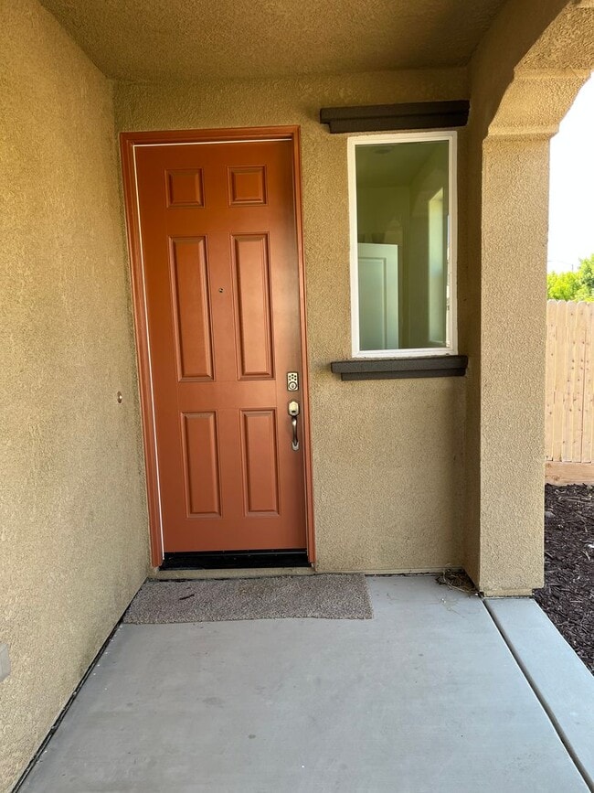 Building Photo - Price DROP