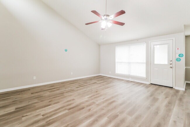 Building Photo - 7327 Shady Vale Ln