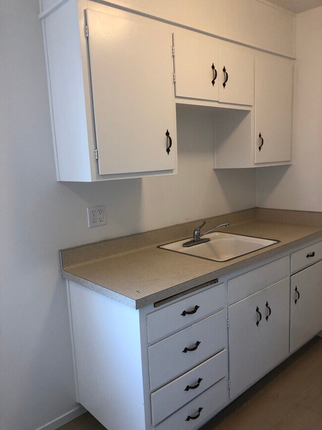 Kitchen - 1771 Sausal St