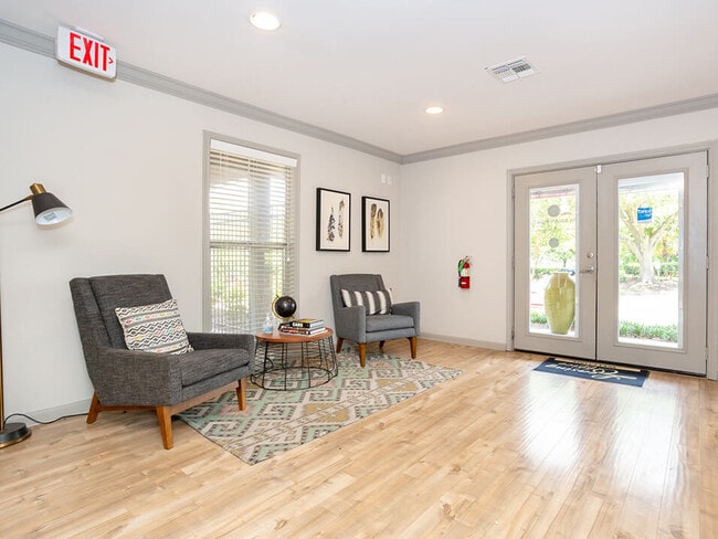 La oficina de arrendamiento de Acadian Point - Acadian Point Apartments