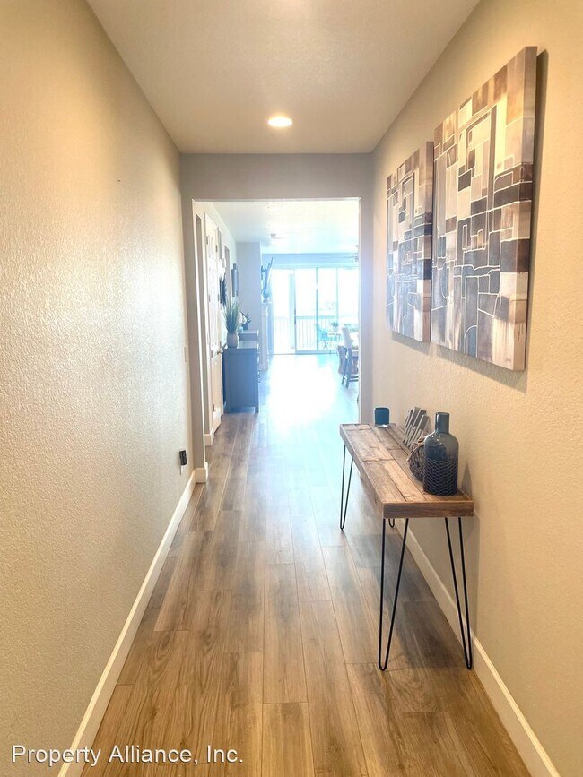 Foto del edificio - 5 br, 3 bath House - 24064 E. Euclid Avenue