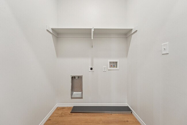 Interior Photo - Glenhaven