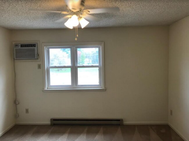 Building Photo - 3736 Carman Rd