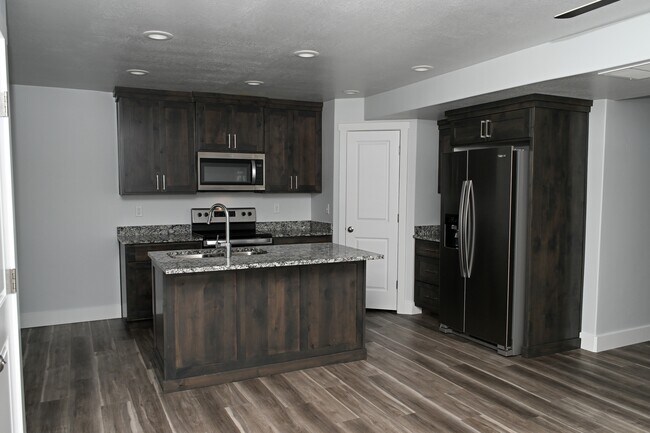 Building Photo - 2041 N 380 E