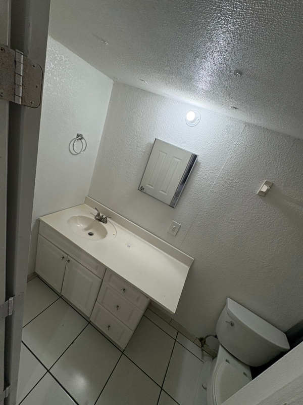 Foto del edificio - 1135 SW 127th Ct