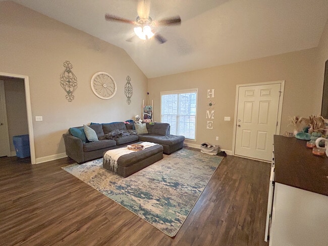 Foto del edificio - 101 Sweet Briar Trail