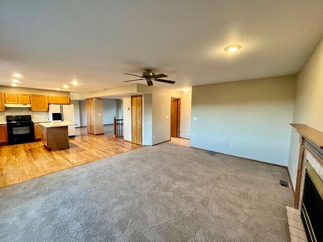 Foto del edificio - Fantastic 4 Bedroom Nestled in the heart o...