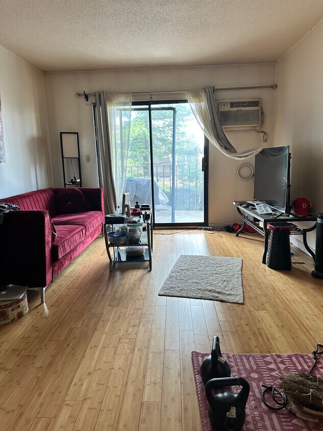 Foto principal - 2353 Massachusetts Ave