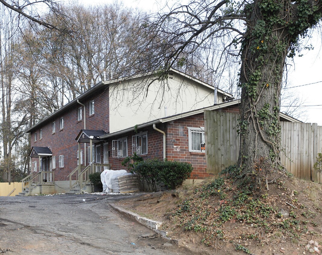 Foto principal - 1311 Mayson Turner Rd