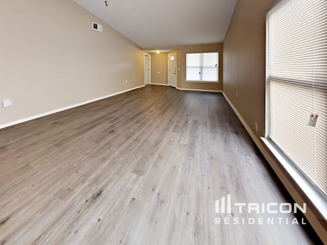 Building Photo - 14615 Hillside Ridge
