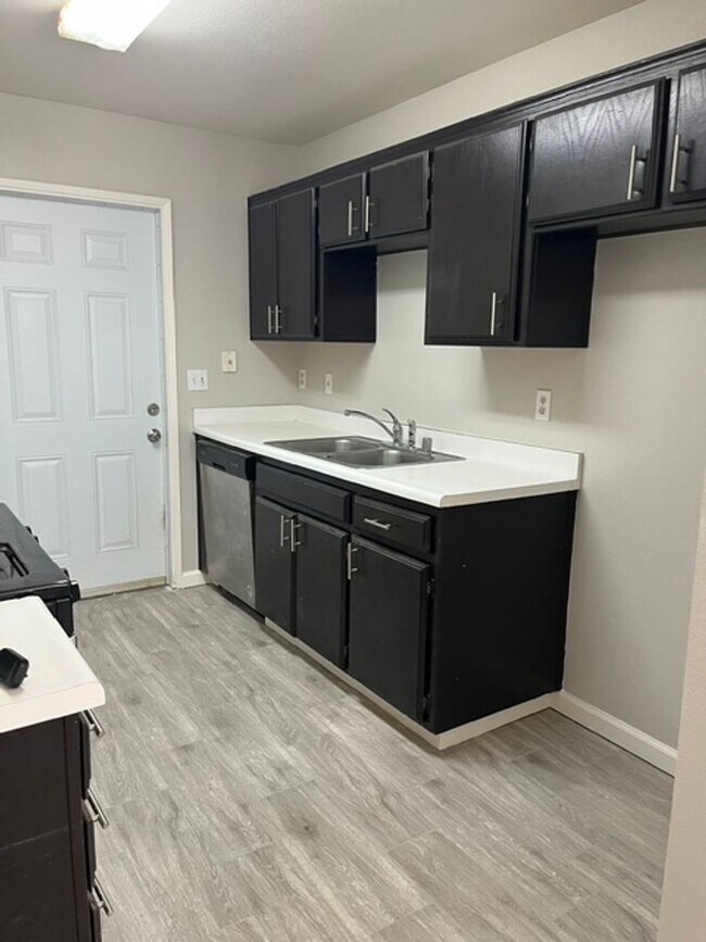 Foto del edificio - 3007 Brookside Dr