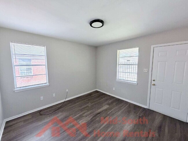 Foto del edificio - 1353 Fairfax St