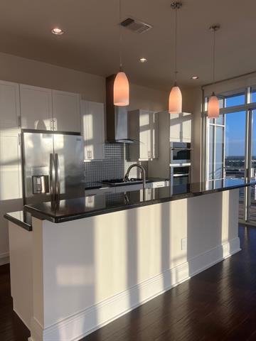 Foto del edificio - 8066 Park Ln