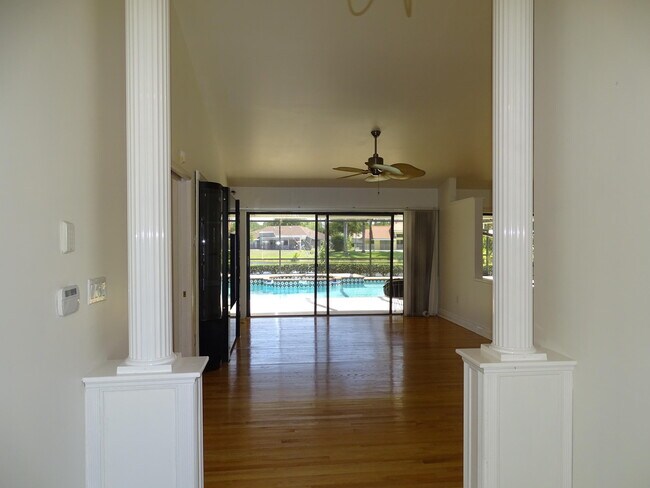 Building Photo - 12850 Leeds Ct
