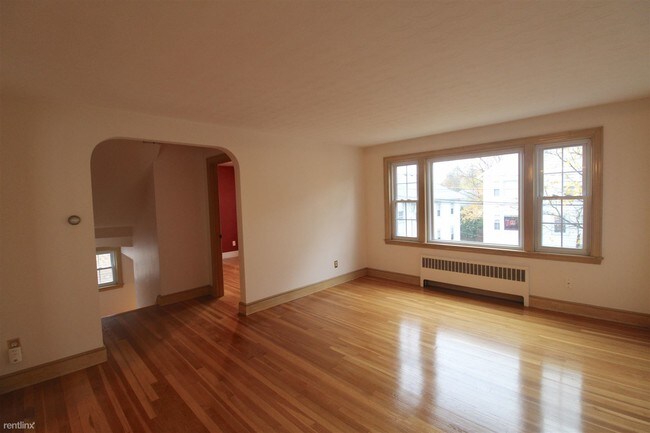 Building Photo - 2 br, 1 bath  - 41 Hardy Ave