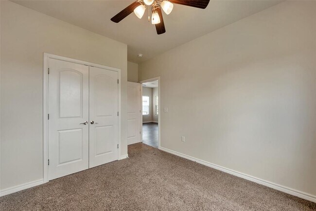 Foto del edificio - 203 Glade Bridge Ln