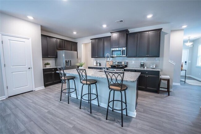 Building Photo - 454 Burgundy Terrace SE