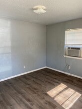 Building Photo - 405 Robertson Ave