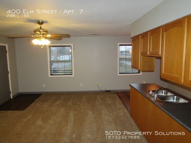 Building Photo - 400 S Elm St