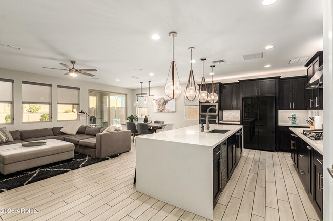 Foto del edificio - 6974 W Spur Dr