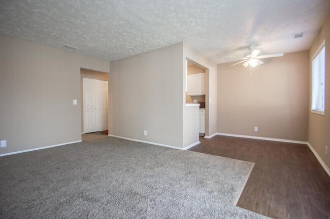 Photo - 11736 Arbor St Apartment