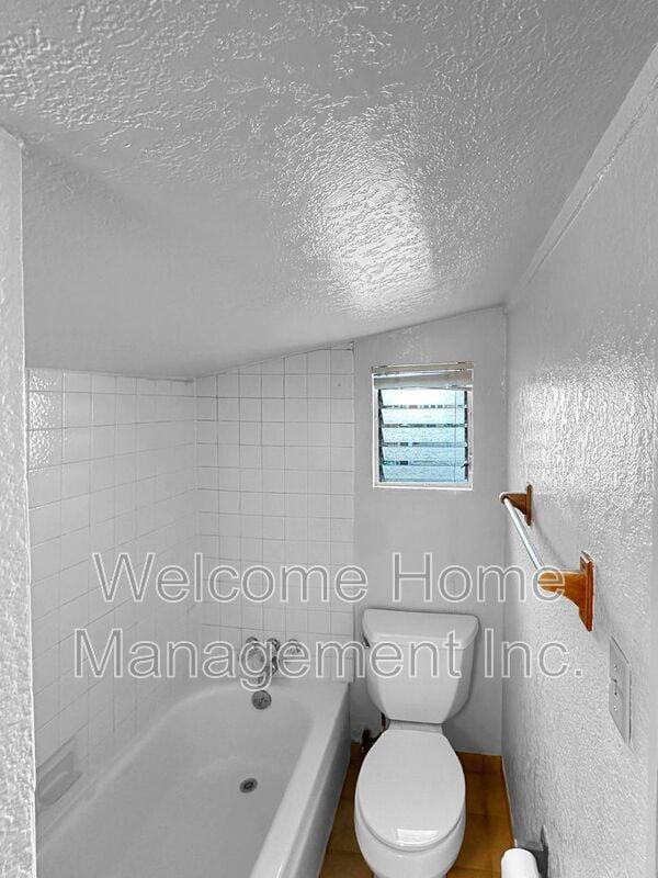 Building Photo - 4690 Augustine St