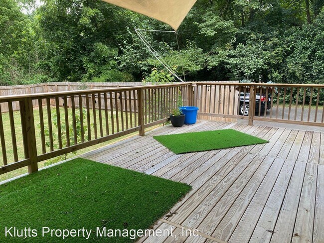 Building Photo - 2 br, 2.5 bath House - 401 Tranquil Avenue