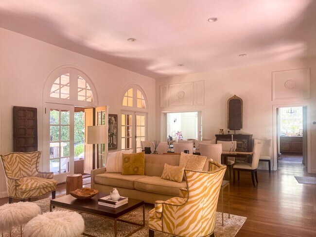 Foto del edificio - 711 Chiltern Rd