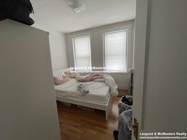 Building Photo - 70 Warren St