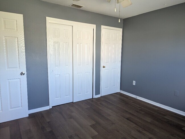 Foto del edificio - 2407 Mansfield Ave S