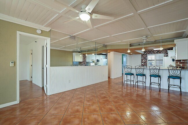 Building Photo - 896 N Federal Hwy