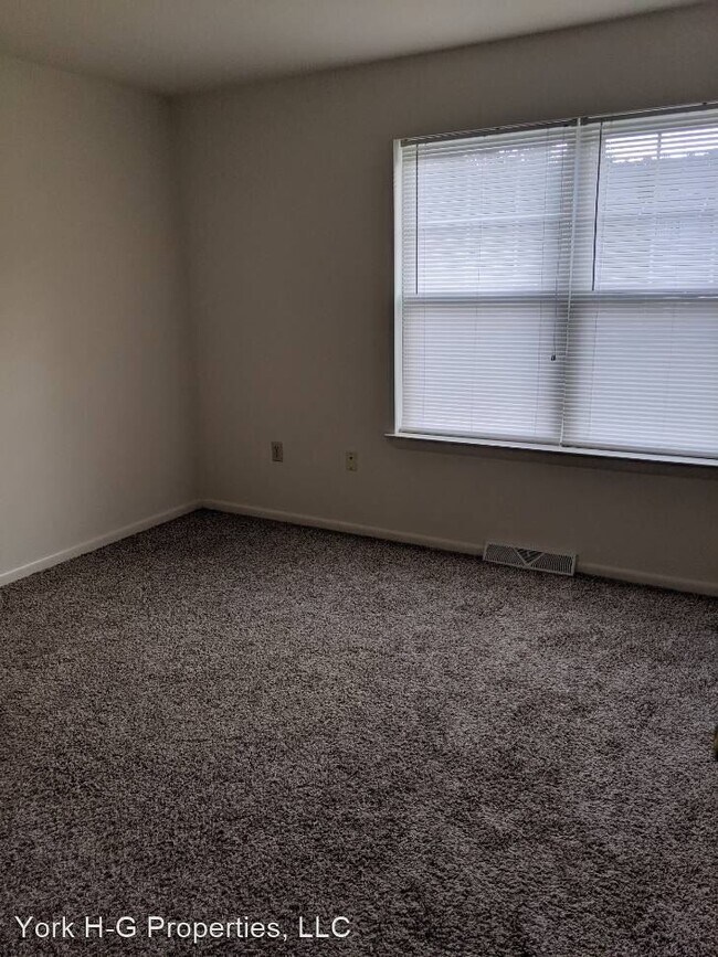 Building Photo - 2 br, 1.5 bath House - 1691 Long Drive