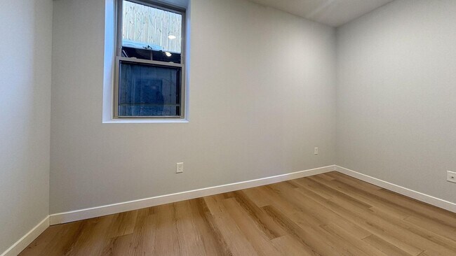 Foto del edificio - 4217 Mantua Ave