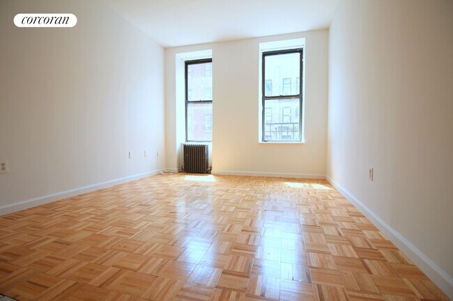 Foto del edificio - 301 W 21st St