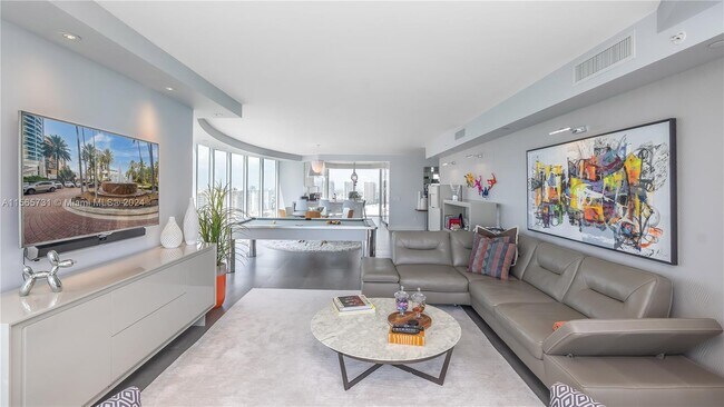 Foto del edificio - 17555 Collins Ave