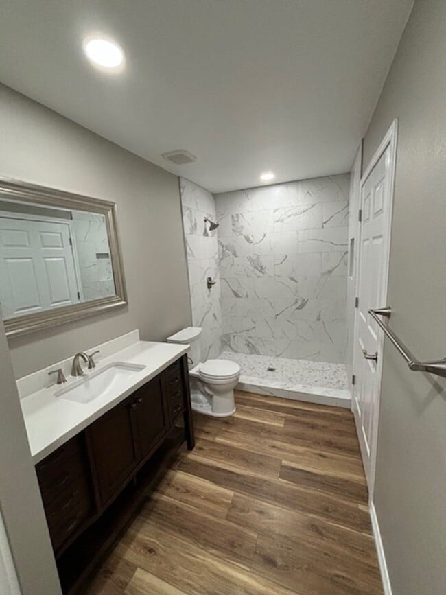 Foto del edificio - 4740 Tin Top Rd