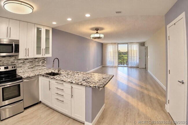 Foto del edificio - 4000 Cypress Grove Way
