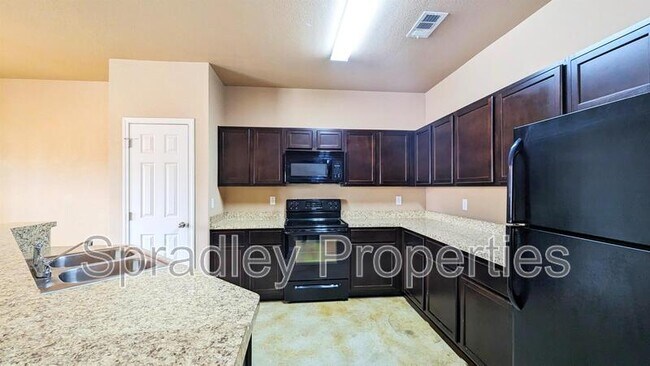 Foto del edificio - 7024B Cameron Park Rd