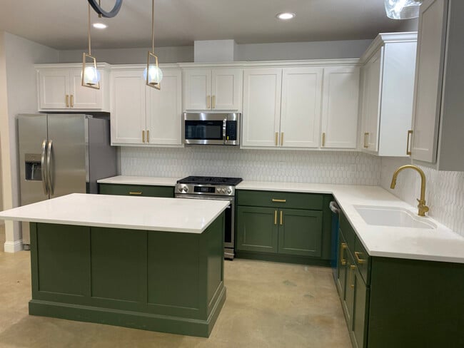 Building Photo - 3550 Granger Ln