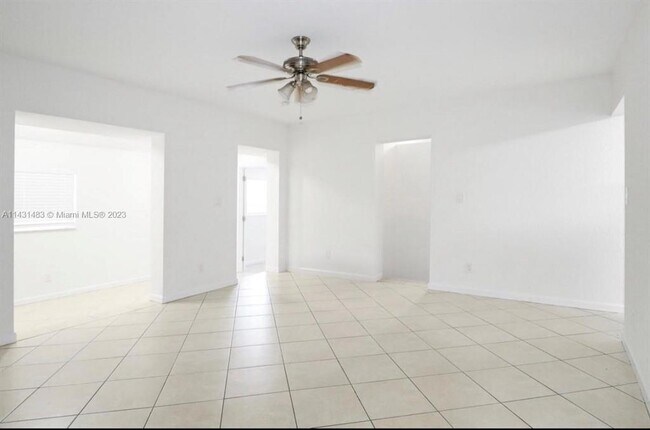 Foto del edificio - 817 SW 20th St