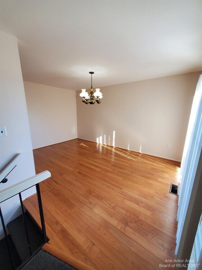 40149 Newport Dr, Plymouth, MI 48170 Condo for Rent in Plymouth, MI
