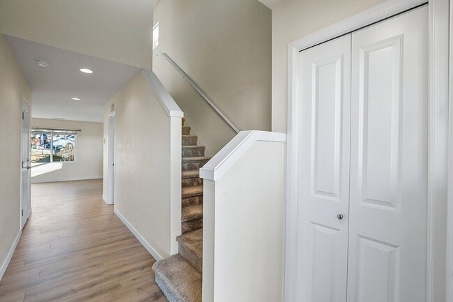 Building Photo - Lake Stevens~Amber Skyline