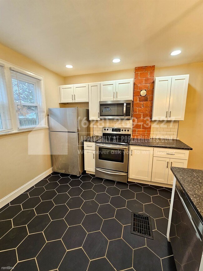Building Photo - 3 br, 1 bath House - 1352 Oakwood Avenue -