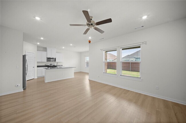 Foto del edificio - 3844 Pinecrest St