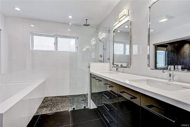 Building Photo - 1540 Marine Ave