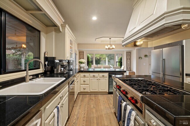 Foto del edificio - 470 Eastin Dr